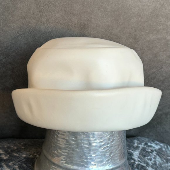 Sears Fashion Millinery Awesome Vintage 60\'s Hat Off White Faux Leather main image 4